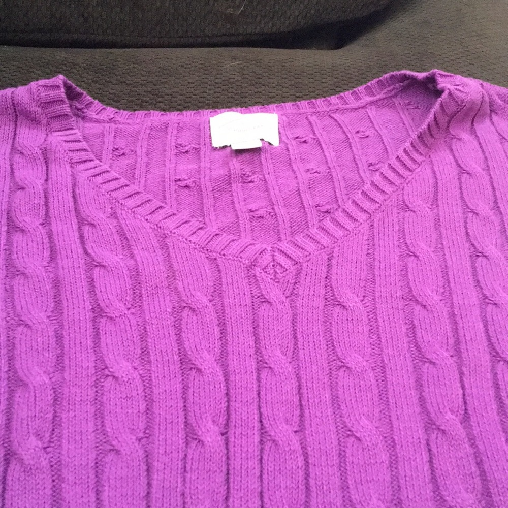 Long sleeve V-Neck!